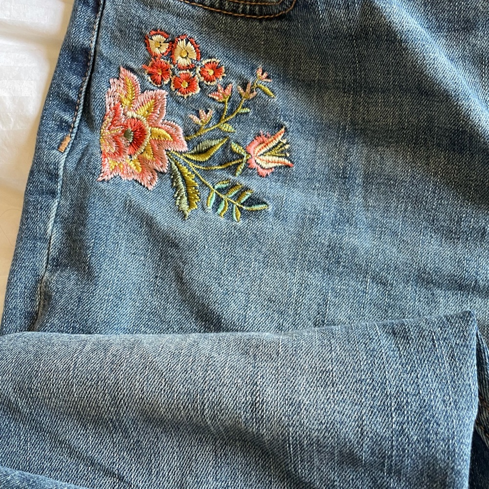 Beautiful boyfriend jeans. Deal